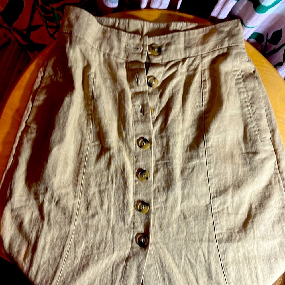 Beautiful khaki skirt xs